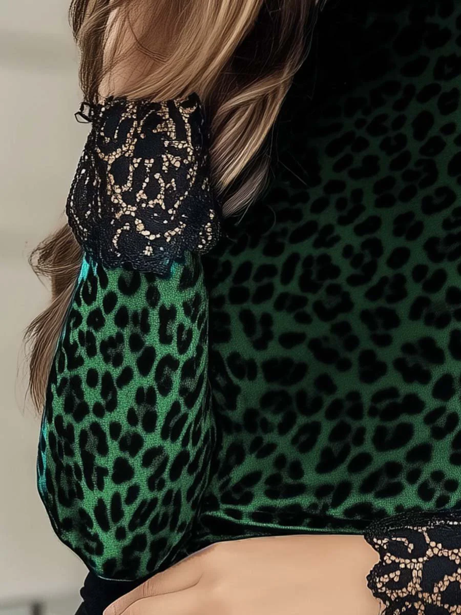 Women's Lace Panel Leopard Printed Velvet T-Shirt - Image 3